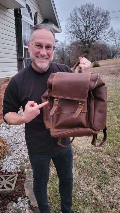 <h2>AMERICANS LOVE HENRY'S BAGS!</h2>